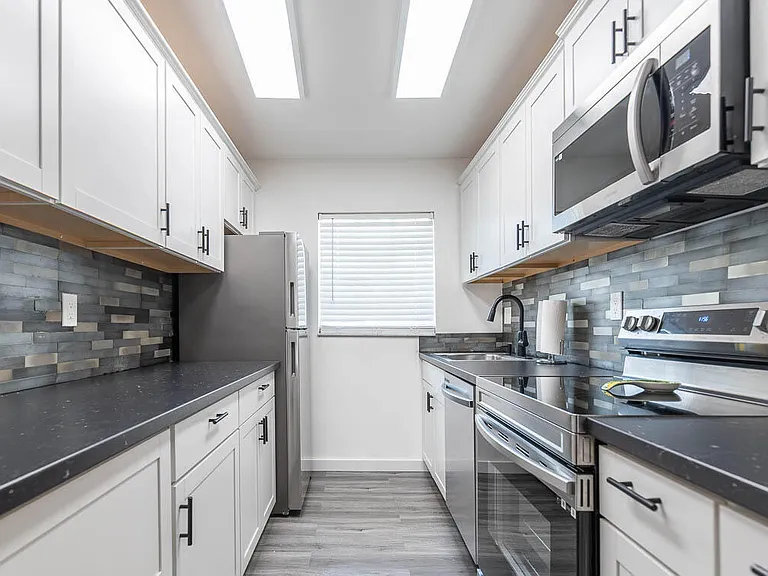 5061 Lakefront Blvd #B — Photo 12