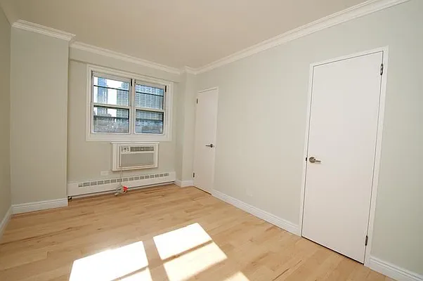 Sold by R New York | media 24