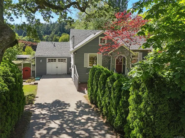 4296 Cedar Hill Rd, Saanich, BC V8N 3C5