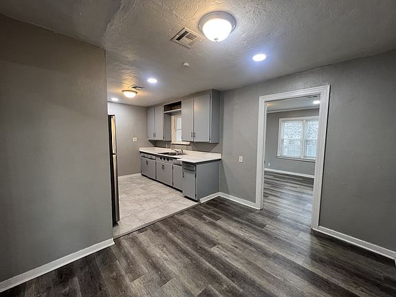 4th image of 3141 NW 30th St