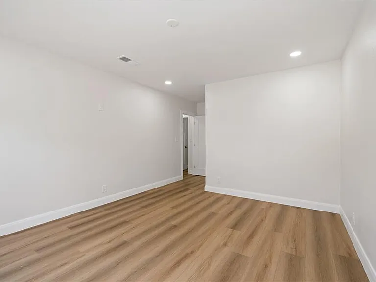 1360 Shadow Ln #M — Photo 12