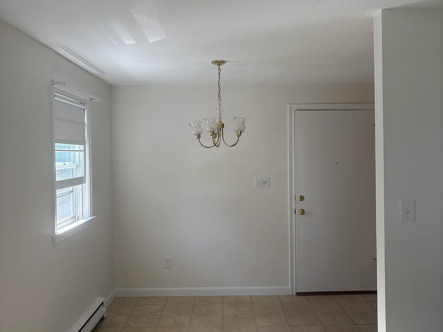 3 bed, 1000 sqft, $1,600 — Photo 2