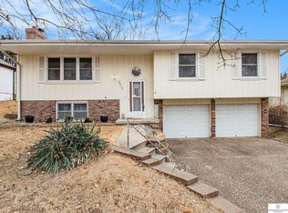 3815 N 95th St, Omaha, NE 68134