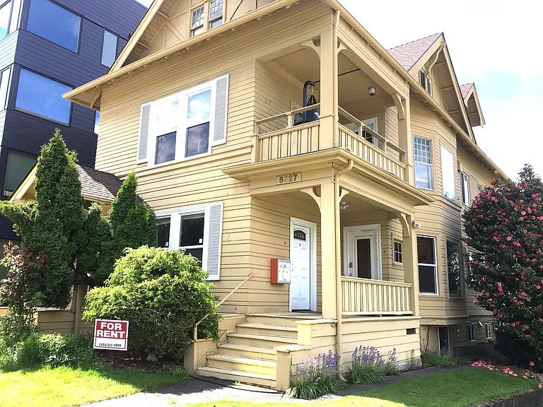 5525 15th Ave NE #C — Photo 2