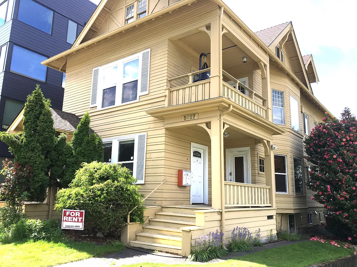 Building Photo - 5525 15th Ave NE #C