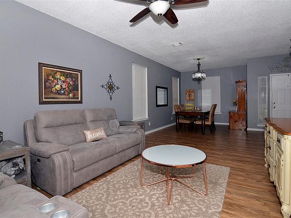 4th image of 7428 Blackthorn Dr