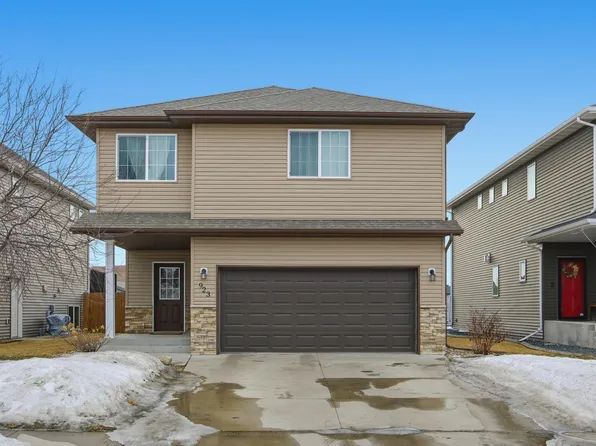 923 42nd Ave W, West Fargo, ND 58078