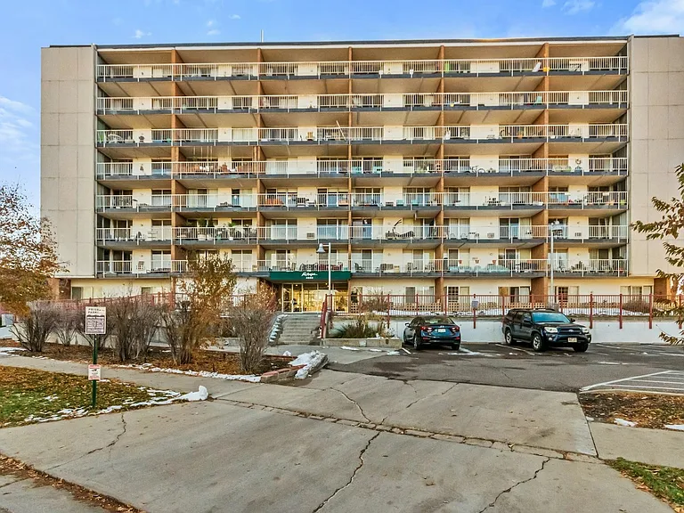 4800 E Hale Pkwy — Photo 41
