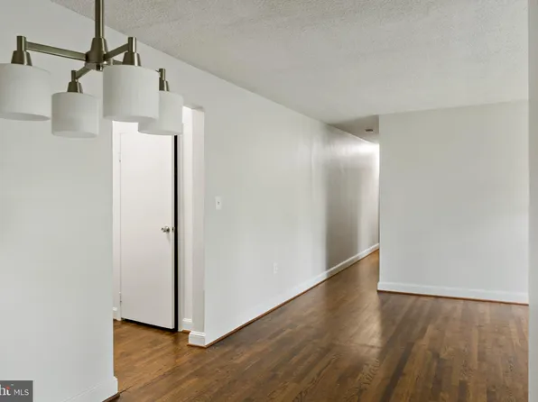 7630 Tomlinson Ave APT 26, Cabin John, MD 20818