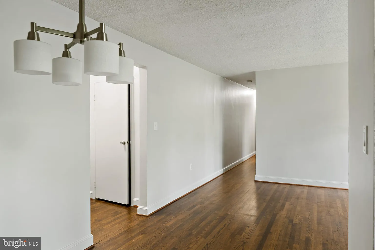 7630 Tomlinson Ave APT 26 photo 1