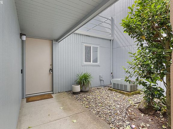 4th image of 17766 NW Lakeway Ct