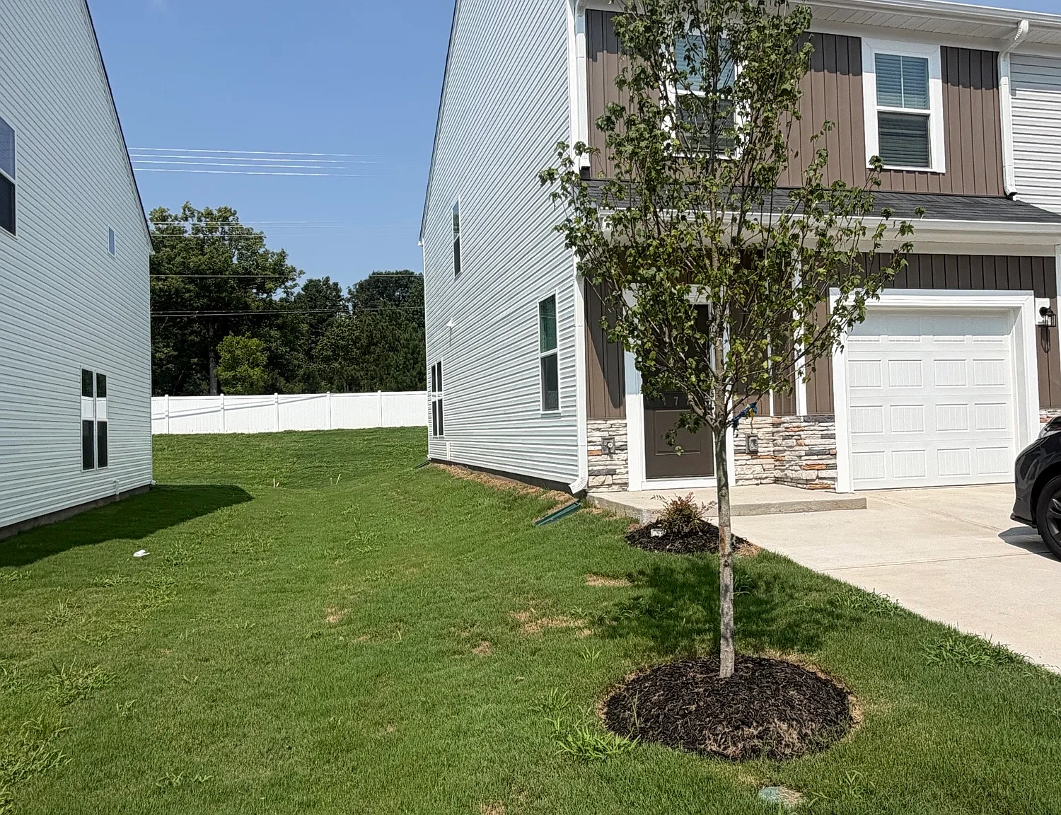 3 bed, 2.5 bath, 1470 sqft, $1,750 — Photo 3