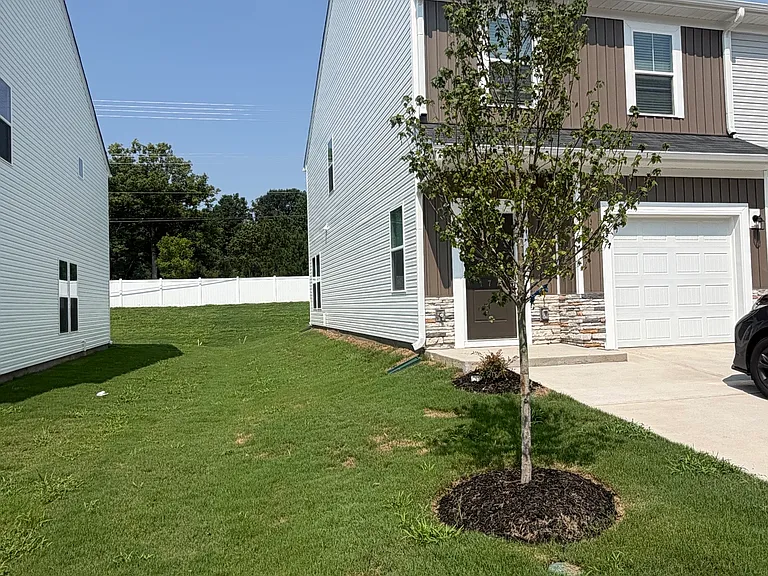 177 Randwick Ln — Photo 3
