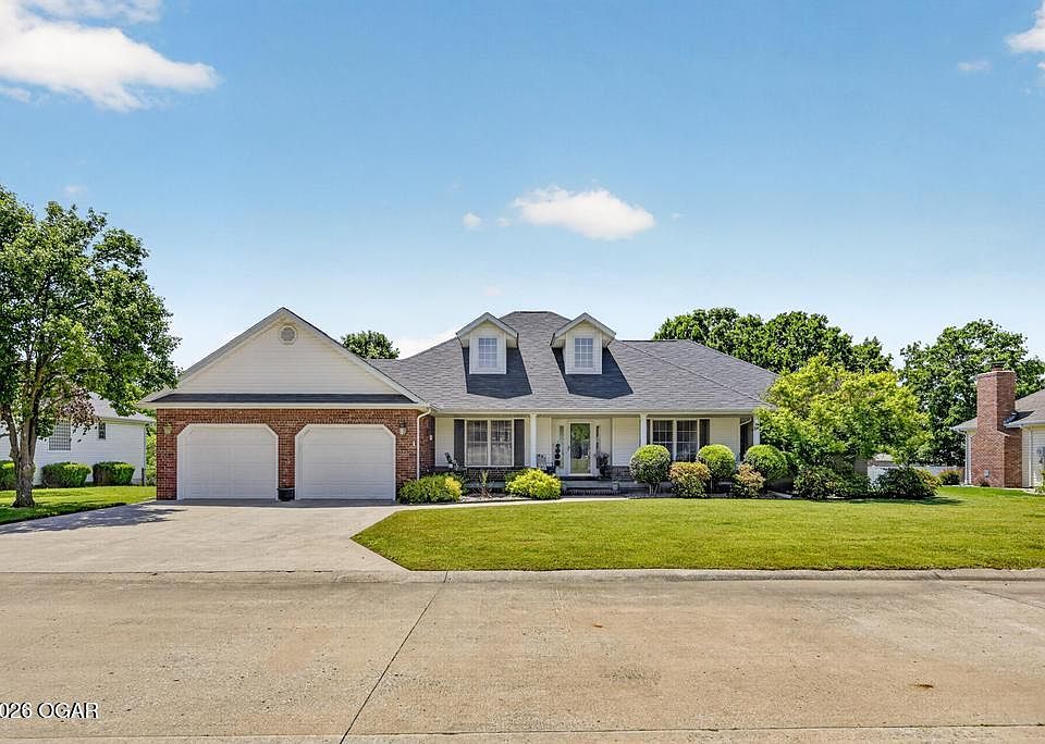 1st image of 132 Black Oak Dr