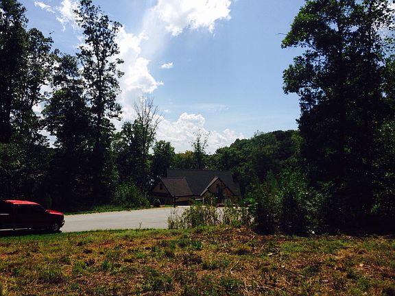3rd image of Ballyhoo Ct