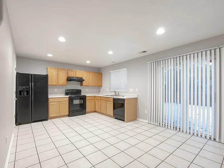 10125 Fairfax Ct — Photo 15