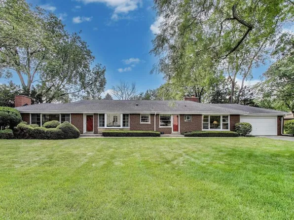 2300 Landwehr Rd, Northbrook, IL 60062