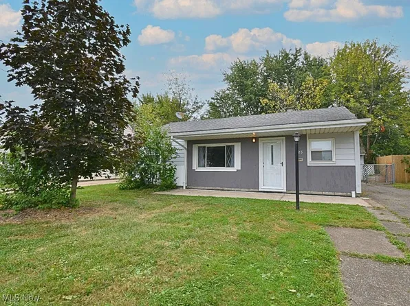 625 Blossom Dr, Lorain, OH 44052