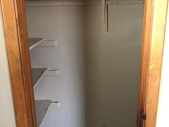 5th image of 1021 N Jefferson Ave