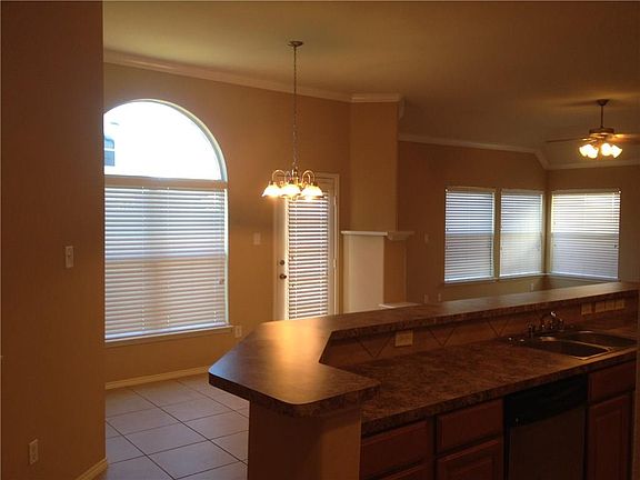 5th image of 817 Magnolia Trl