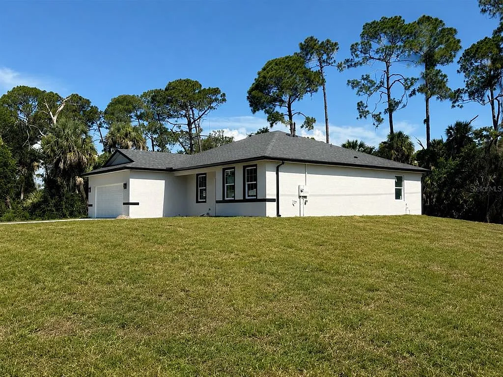 4 bed, 3.0 bath, 1754 sqft, $2,495 — Photo 3