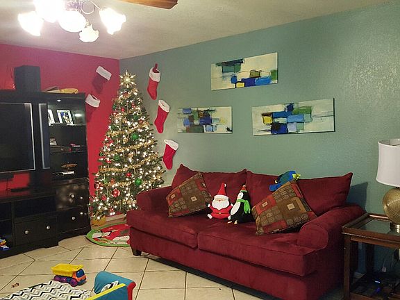 2nd image of 318 Hidden Valley Dr