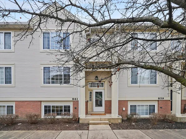 861 Pheasant Trl, Saint Charles, IL 60174