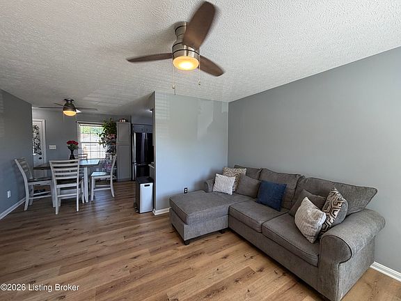 5th image of 102 Cypress St