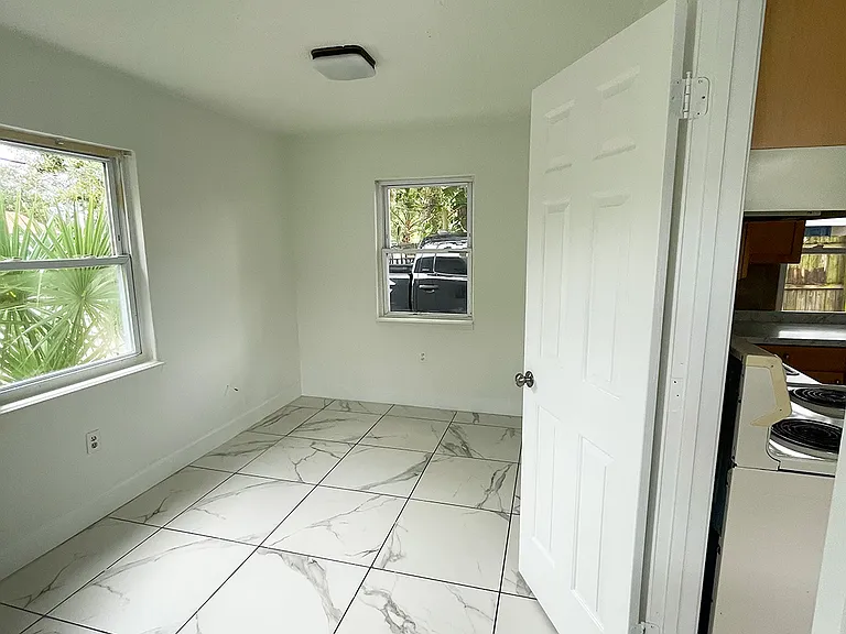 2154 Henry St NE — Photo 6