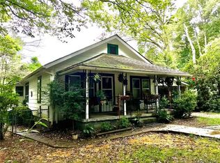21 Lyman Ln, Rosman, NC 28772