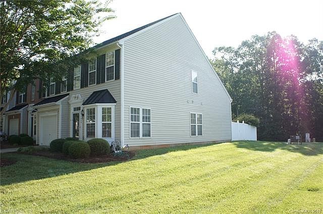 2nd image of 1628 Backcreek Ln