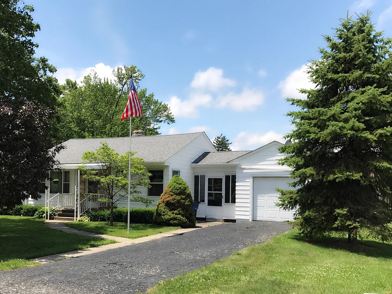 304 S Lenfesty Ave photo 1