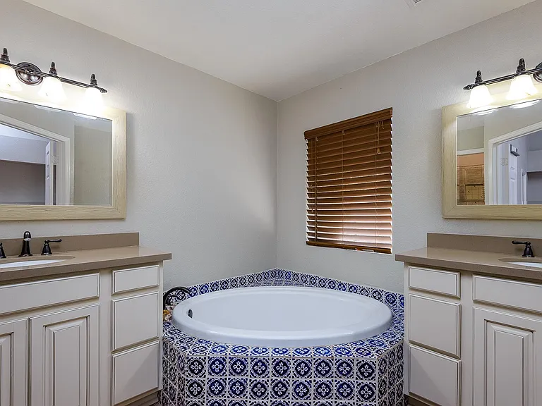 5505 E Desert Hills Dr — Photo 18