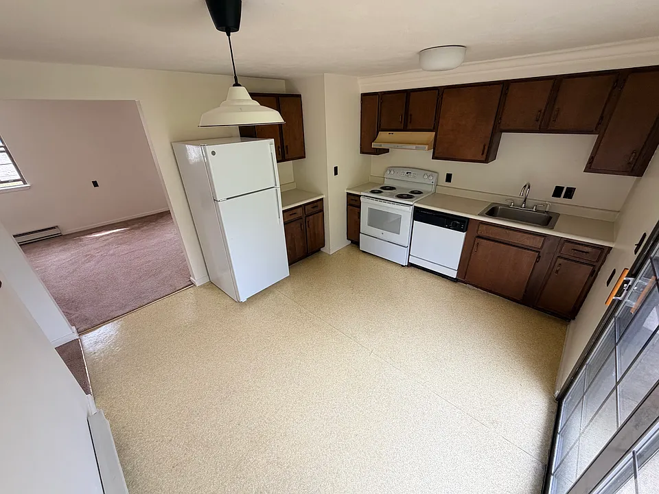 1 Penwood Dr #3