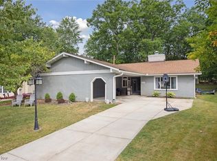 800 Nautilus Trl, Aurora, OH 44202