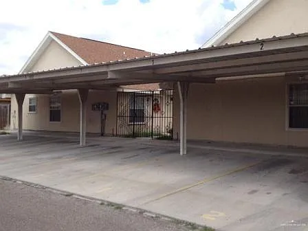 1813 Bahamas Dr — Photo 15