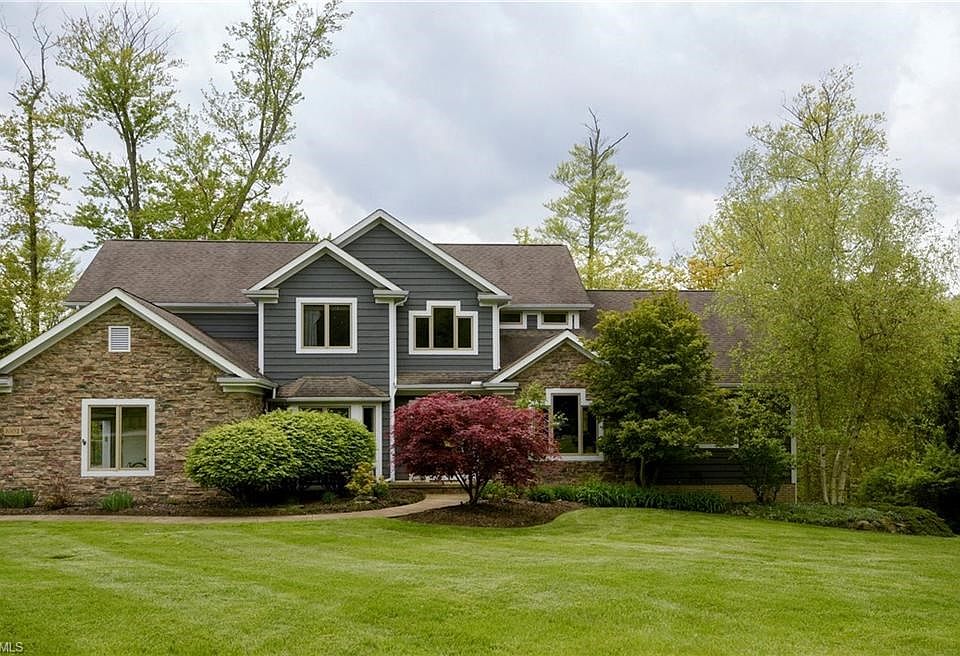 1st image of 17452 Deepview Dr
