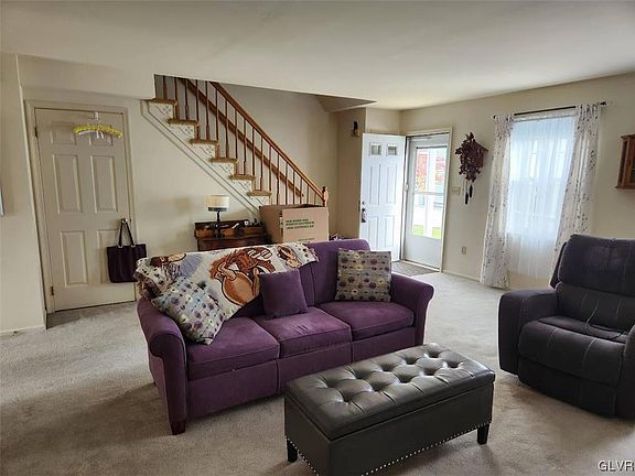 5th image of 7 Princeton Ct