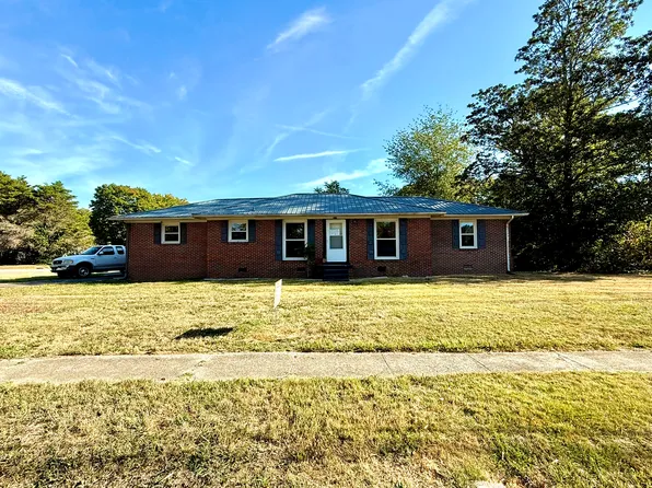 518 Stone Blvd, Tullahoma, TN 37388