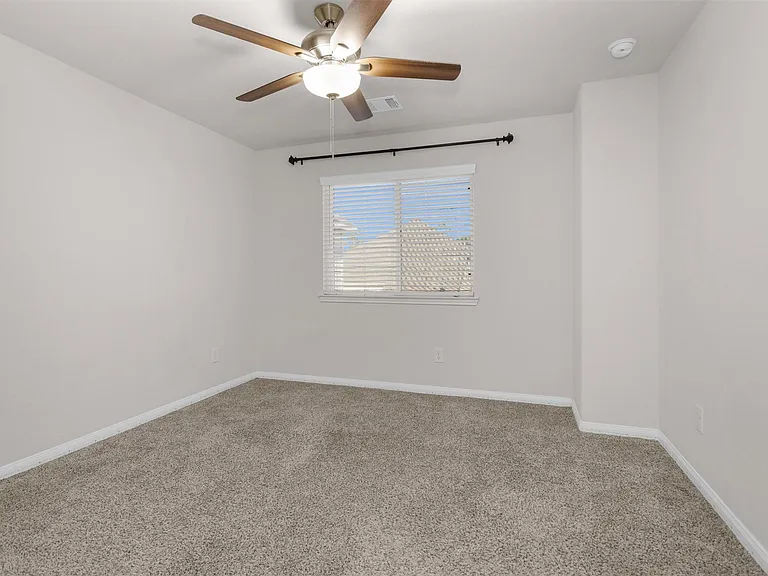 17423 Desmond St — Photo 22