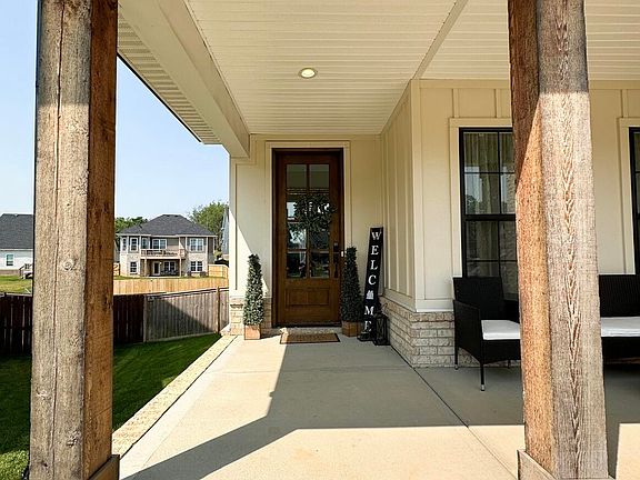 3rd image of 1401 Gadsten Ct