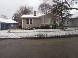 824 Ogden Ave, Benton Harbor, MI 49022