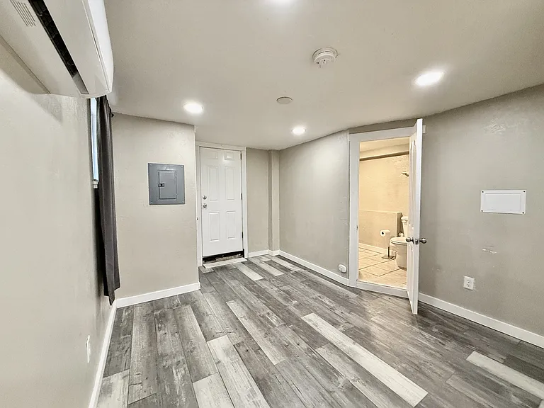 2020 Monroe Blvd #1 — Photo 7