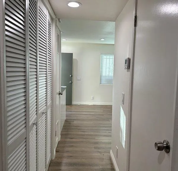 5207 Huntington Dr N #F — Photo 2