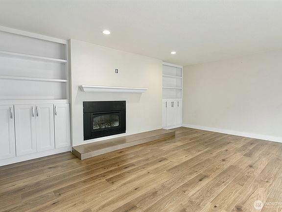 5th image of 3304 21st Street SE