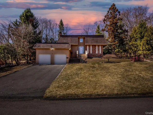 79 Tennyson Drive, Nanuet, NY 10954