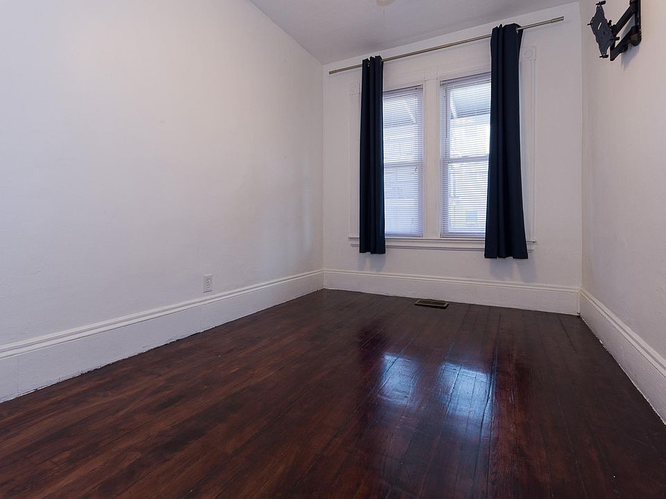 2nd image of 14 Montfern Ave #1CC