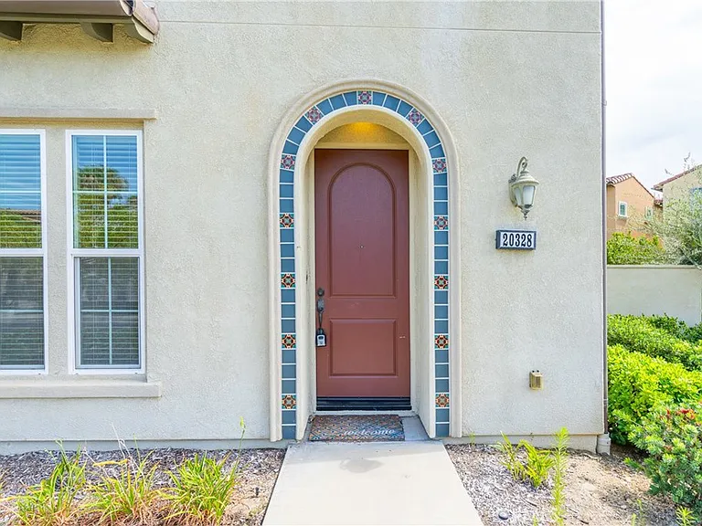 20328 Paseo Las Olivas — Photo 5