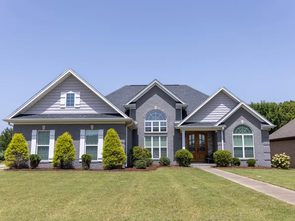 1001 Garrett Ln, Florence, AL 35634