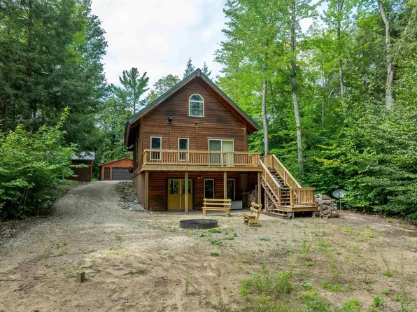 E9005 Powell Lake Rd, Wetmore, MI 49895